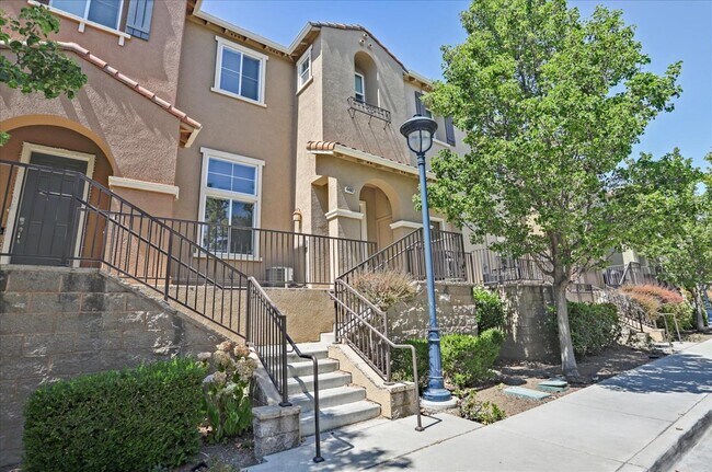 Building Photo - 4482 Moulin Pl