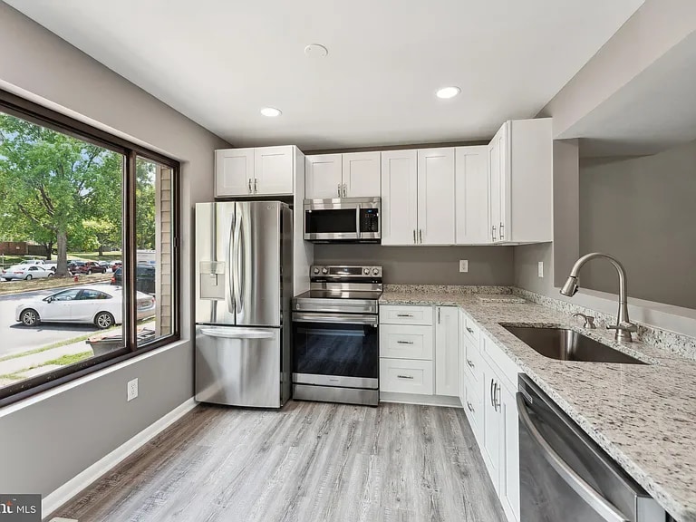 01Kitchen - 2213 Christy Pl