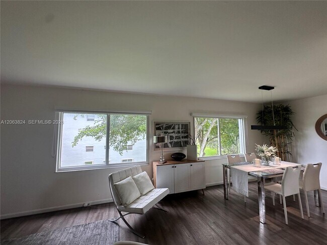 Foto del edificio - 13550 SW 6th Ct