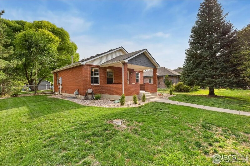 Primary Photo - 305 E Colorado Ave