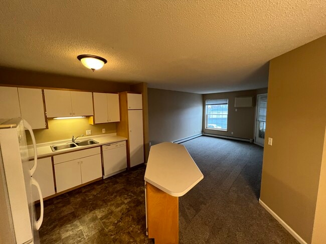 2 bed middle kitchen - Meadowlawn Village