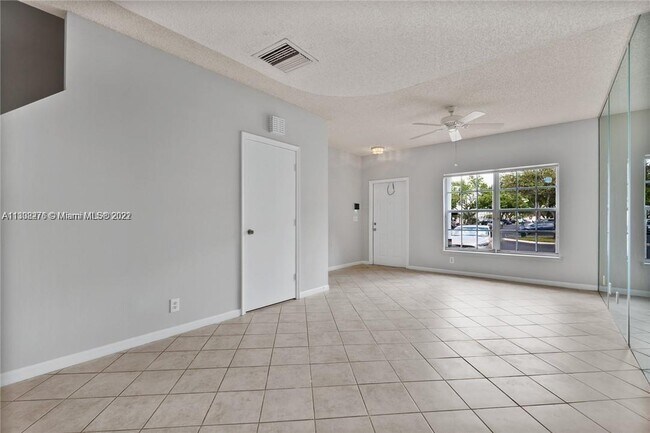 Foto del edificio - 3116 SW 50th St