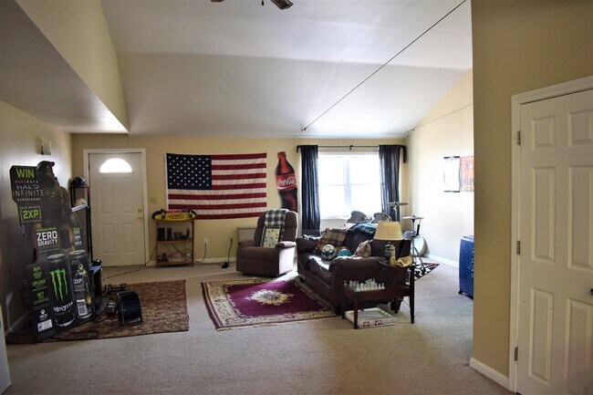 Living Room - 89 South St
