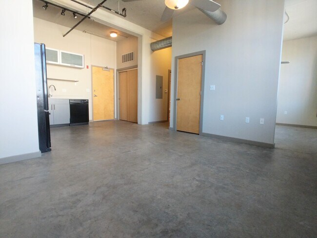 Foto del edificio - 8125 Michigan Ave