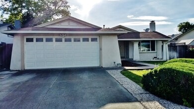 Building Photo - 6063 Pineland Ave