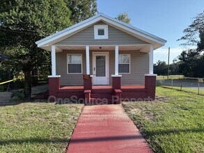 Building Photo - 1027 4th St
