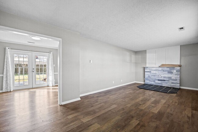 Foto del edificio - Charming Ranch Home Near Mt. Trashmore & Naval Bases