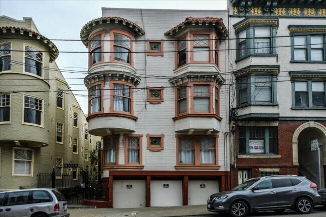 Building Photo - 3 bedroom in San Francisco CA 94109