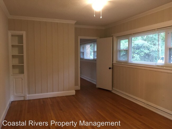 Building Photo - 503 River Rd