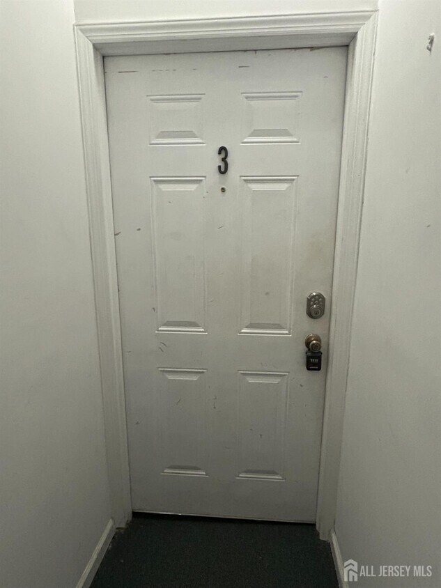 Primary Photo - 259 Grove St