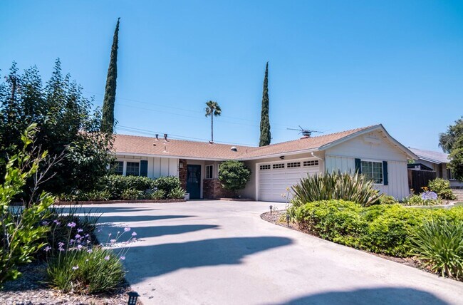 Building Photo - House for Rent in Redlands