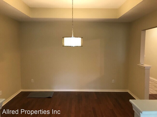 Building Photo - 3 br, 2 bath House - 5115 S. 60th Place