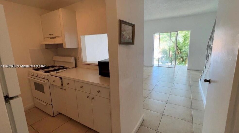 Primary Photo - 1305 W 53rd St