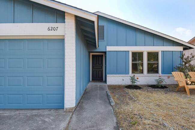 Building Photo - Perfectly Located Home for Rent in South A...