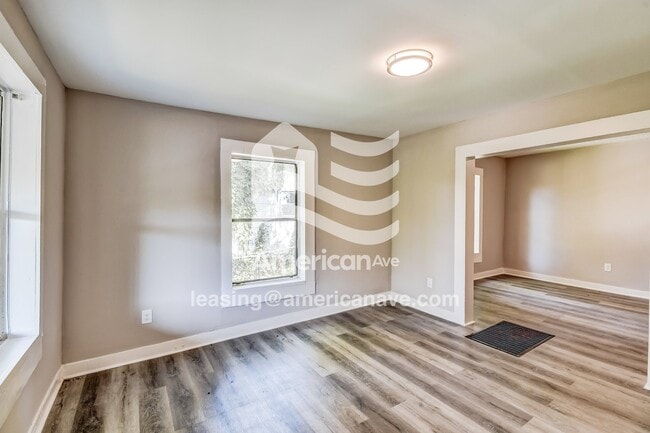 Building Photo - 633 84th St S