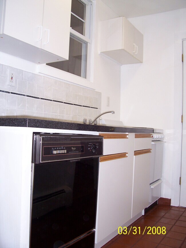 Building Photo - 79 N Moger Ave