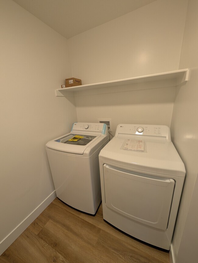 Building Photo - 258 W 925 N