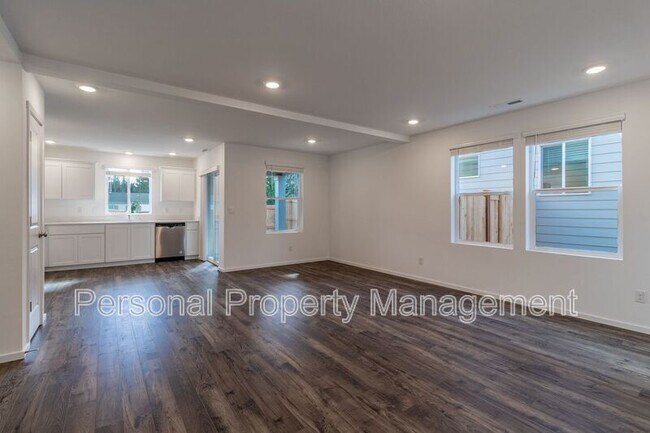 Building Photo - 11910 NE 68th Ave