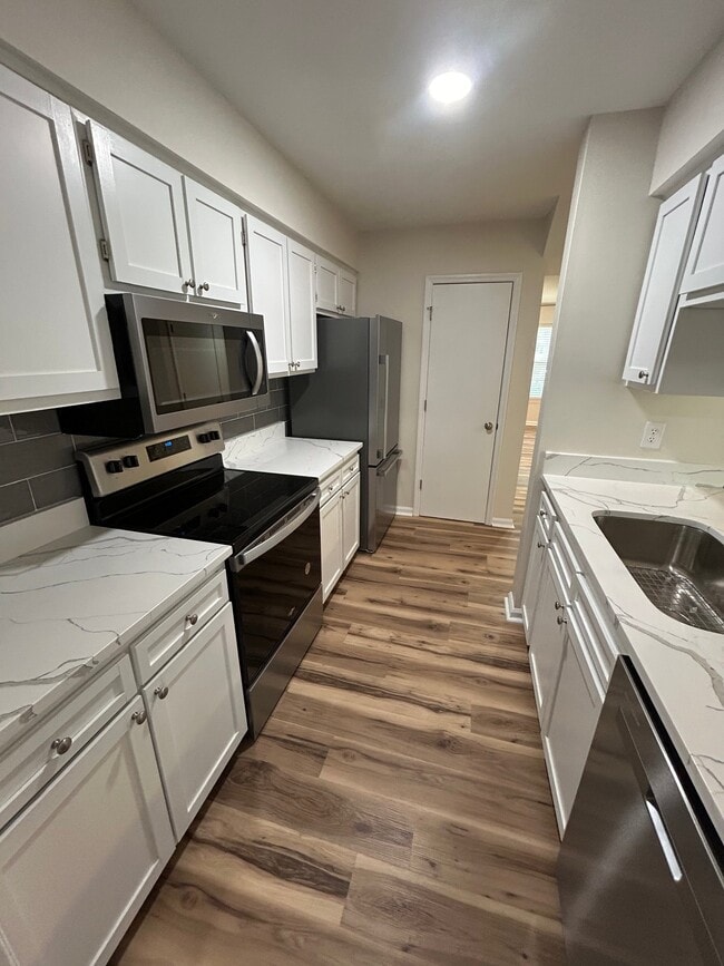 Building Photo - 1026 Hunters Trce