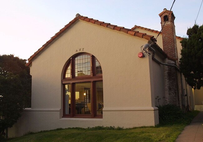 Foto del edificio - 2627V - Alpha Chi Sigma