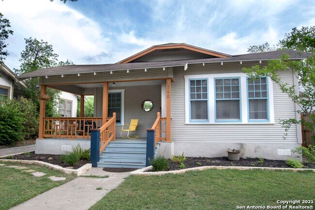 Building Photo - Cottage in Highland Park