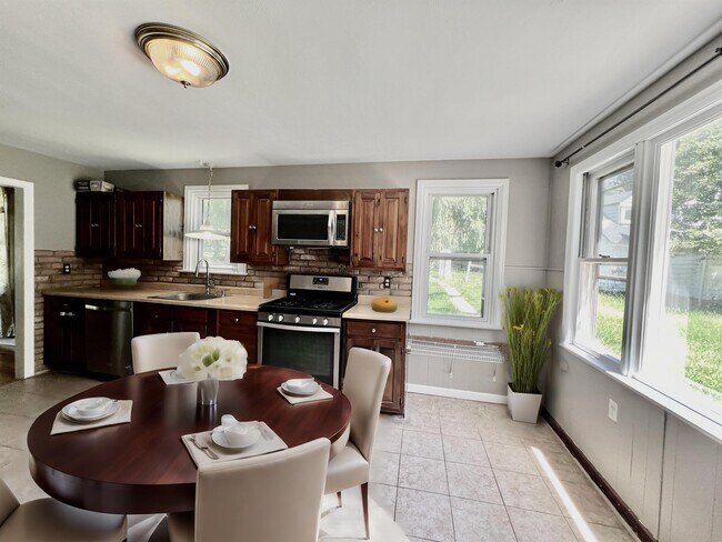 Photo - 132 Conestoga Rd House