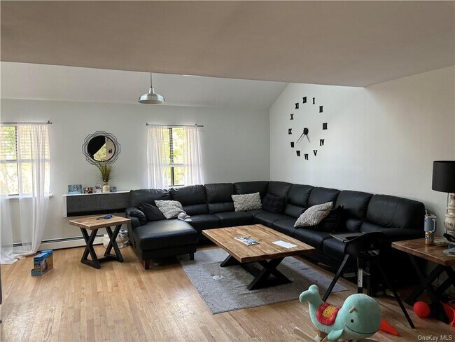 Foto del edificio - 720 Hewitt Ln