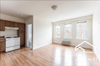 Building Photo - 2602 N Kimball Ave