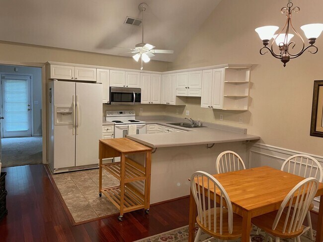 Foto del edificio - 126 Hayesbury Ct