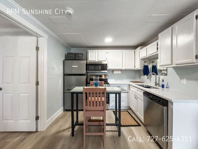 Foto del edificio - 13535 Boca Ciega Ave