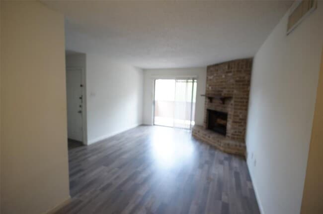 Building Photo - 2800 Jeanetta St