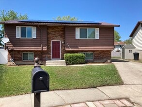 Building Photo - 2377 S 400 W