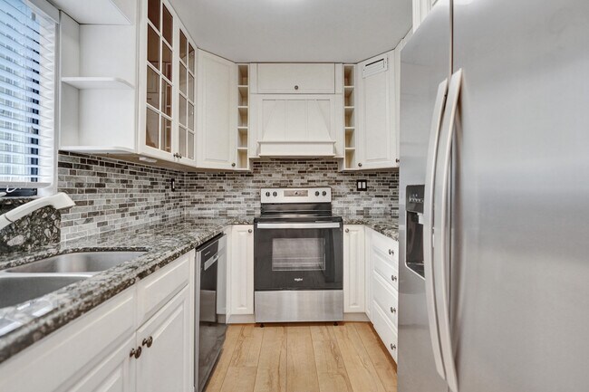 Foto del edificio - 15036 Ashland Ln
