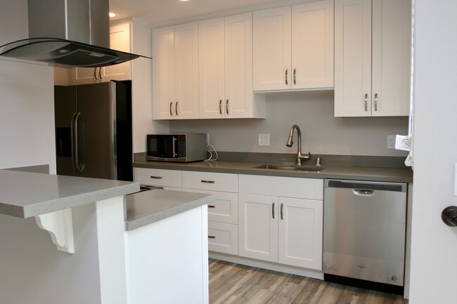 Building Photo - 4934 Kenlar Dr