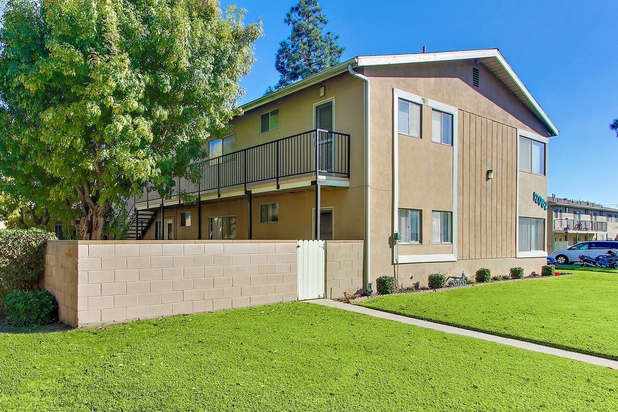 Building Photo - 9652 Alwood Ave