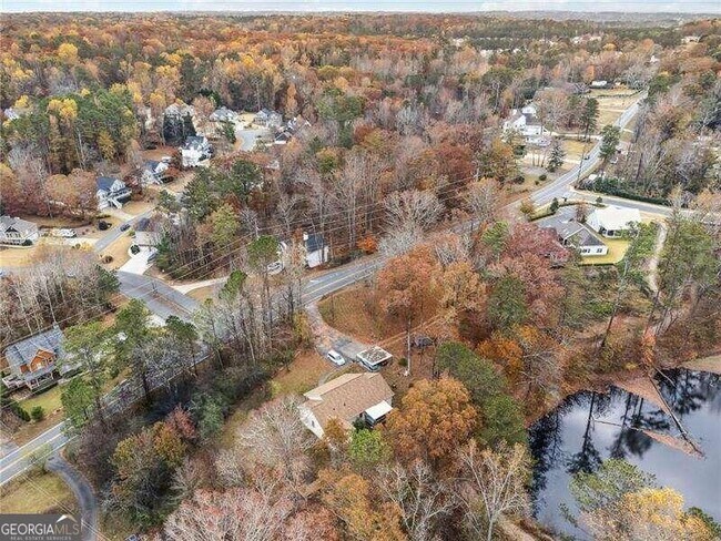 Foto del edificio - 6325 Woodstock Rd