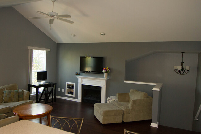 Building Photo - 13367 Forest Ridge Blvd