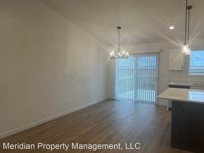 Building Photo - 3 br, 2 bath House - 1186 Marlys Dr W