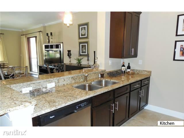 Building Photo - 23191 Fashion Dr