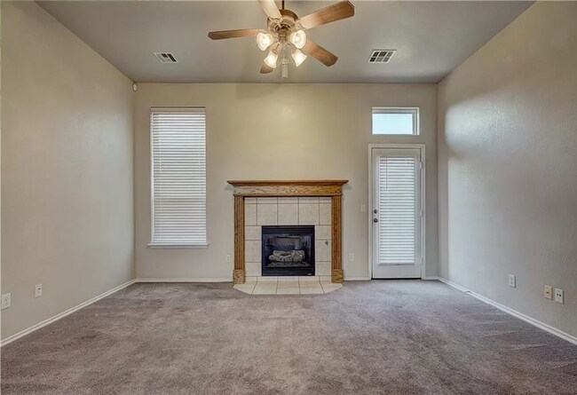 Foto del edificio - Beautiful 3 Bed 2 Bath in Edmond