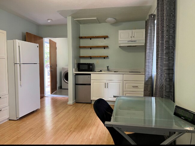 Building Photo - 1128 Hoolai St