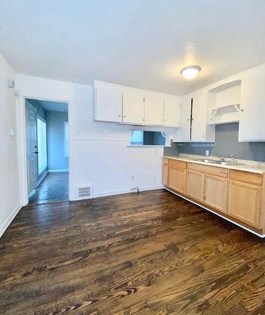 Foto del edificio - 11831 Beaconsfield St