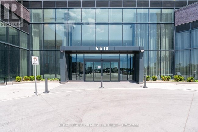 Building Photo - 10 Flavelle Trl