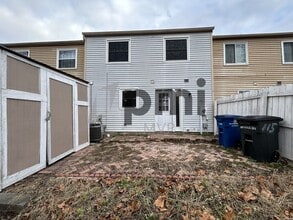 Building Photo - 7490 Stonetrail Way
