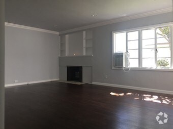 Foto principal - 426 S Spalding Dr
