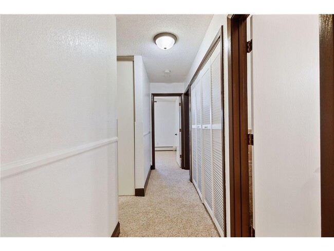 Foto del edificio - 3440 Golfview Dr