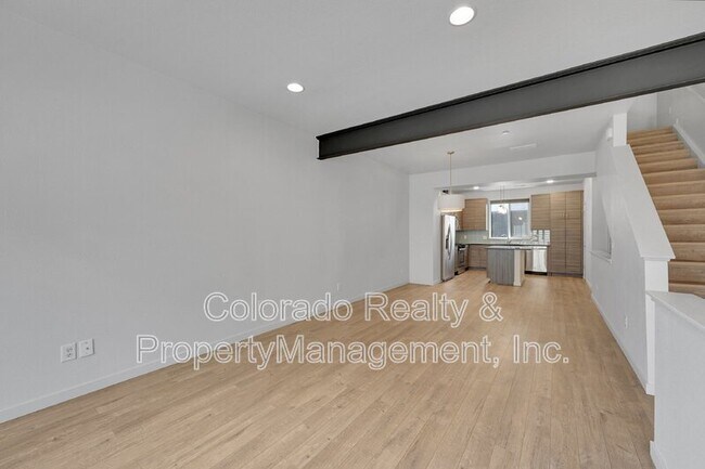 Building Photo - 2249 Glenarm Pl