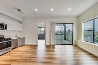 Building Photo - 950 63rd St