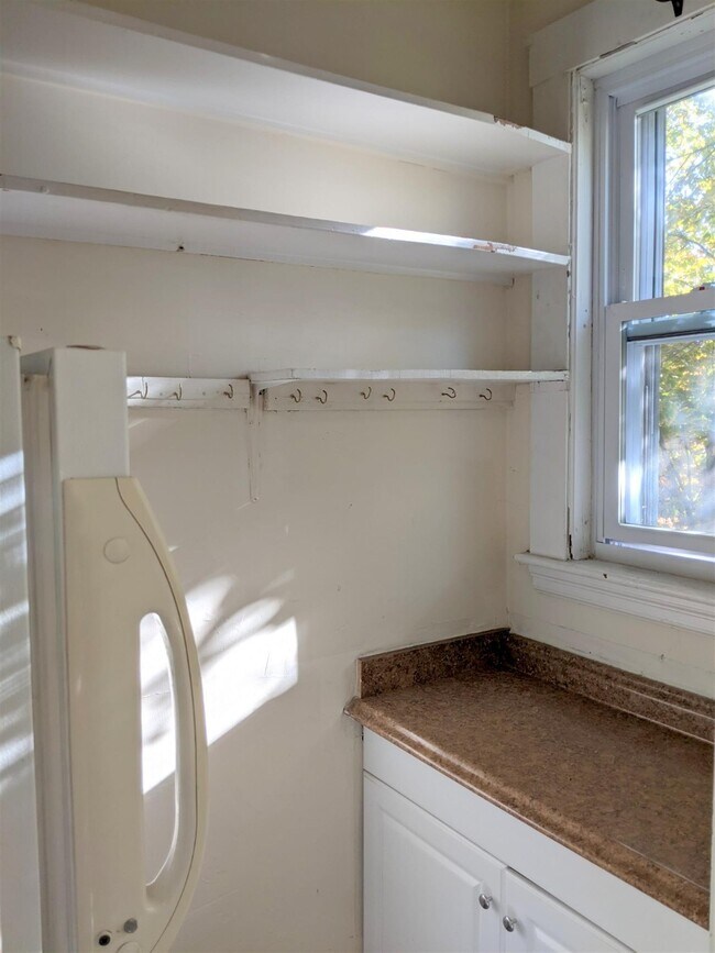 Foto del edificio - 8 Sanborn Ave