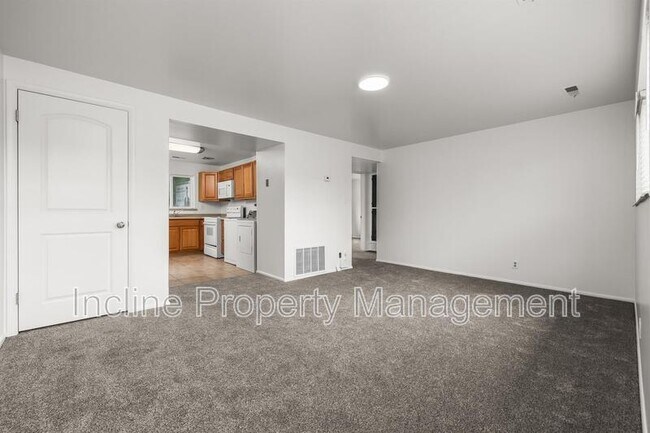 Building Photo - 1069 S 80 E